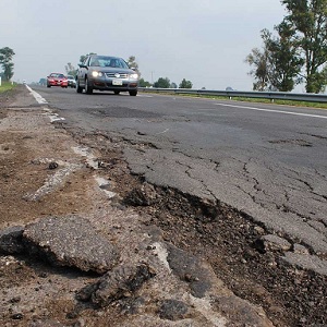 Autopistas en Oaxaca Presentan Deterioro Grave